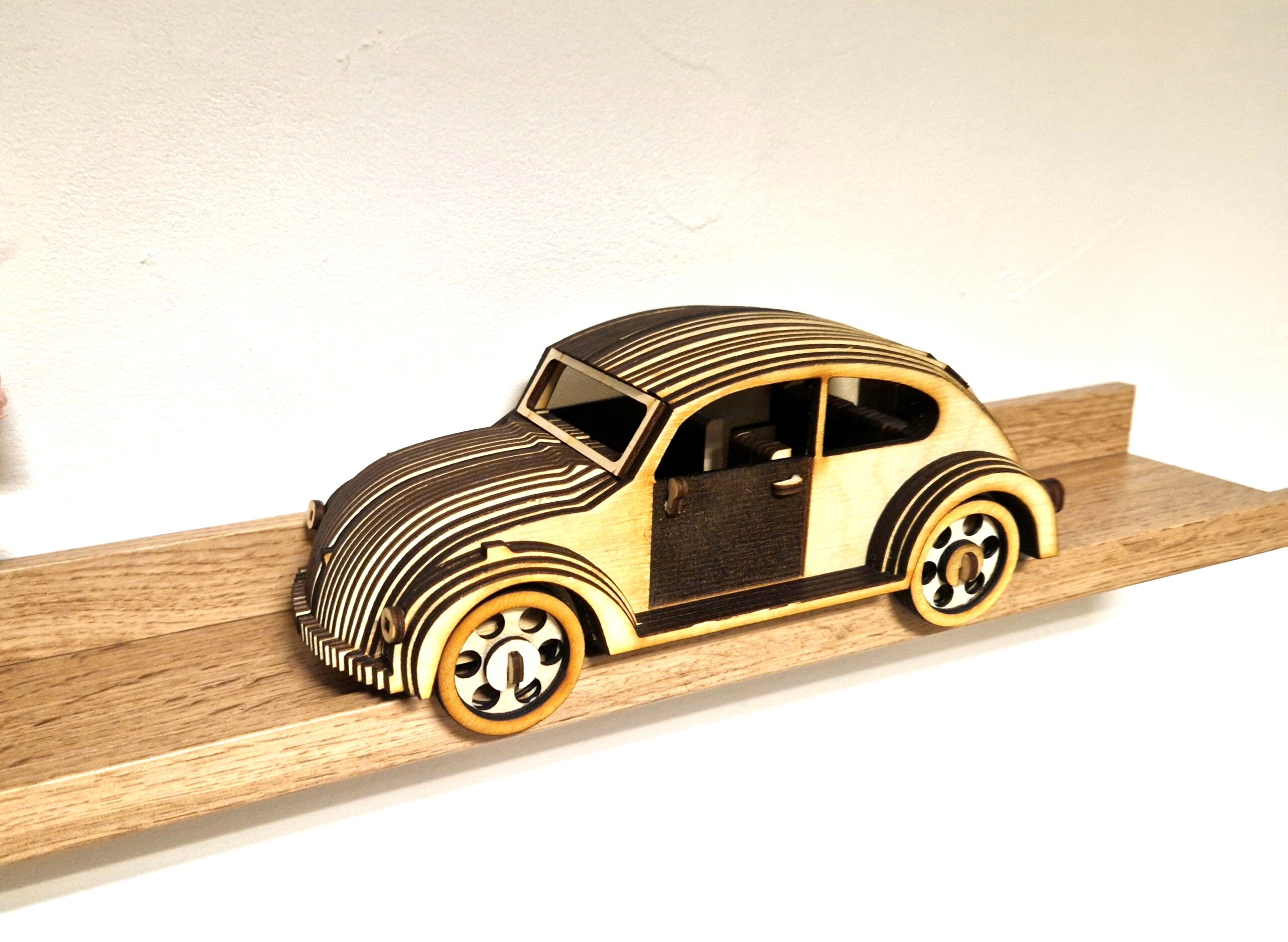 Drewniany model VW Garbus do samodzielnego złożenia - obrazek 5