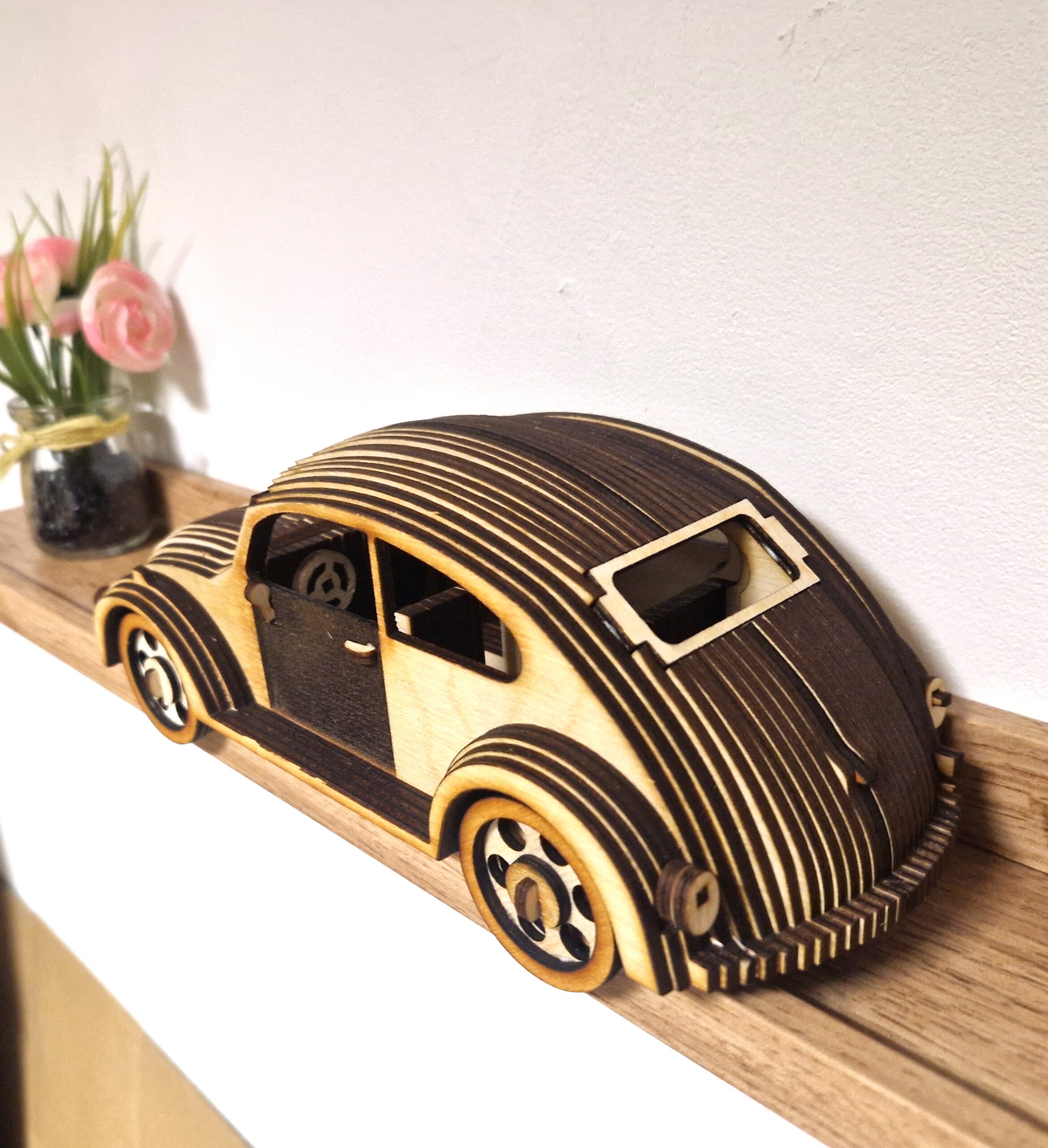 Drewniany model VW Garbus do samodzielnego złożenia - obrazek 4